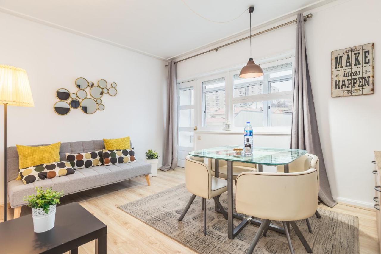 Nice Apartment With Veranda In Gaia - 3D ヴィラ・ノヴァ・デ・ガイア エクステリア 写真