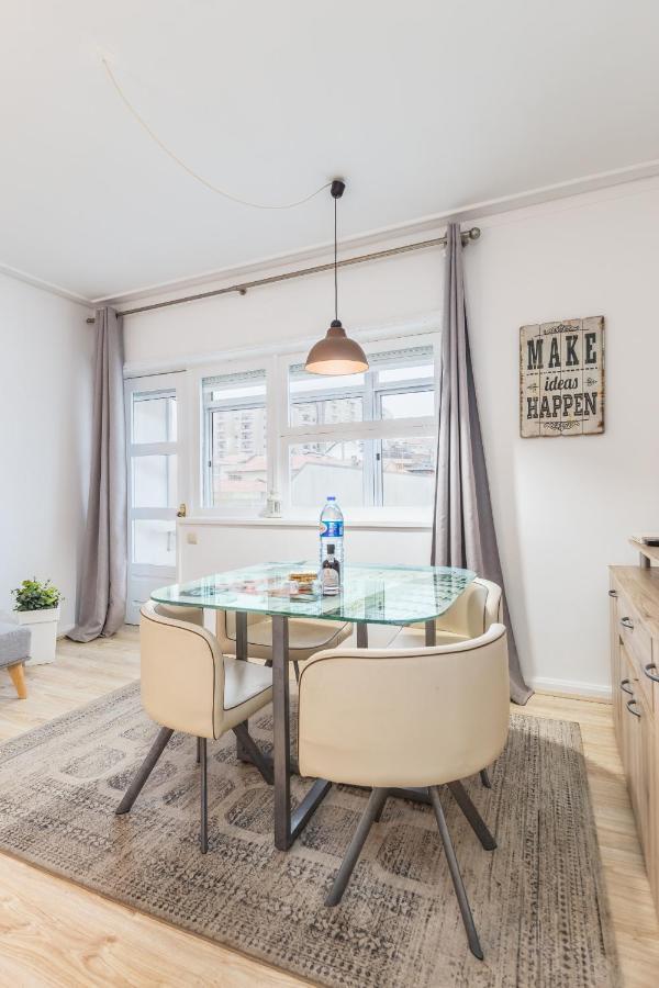 Nice Apartment With Veranda In Gaia - 3D ヴィラ・ノヴァ・デ・ガイア エクステリア 写真